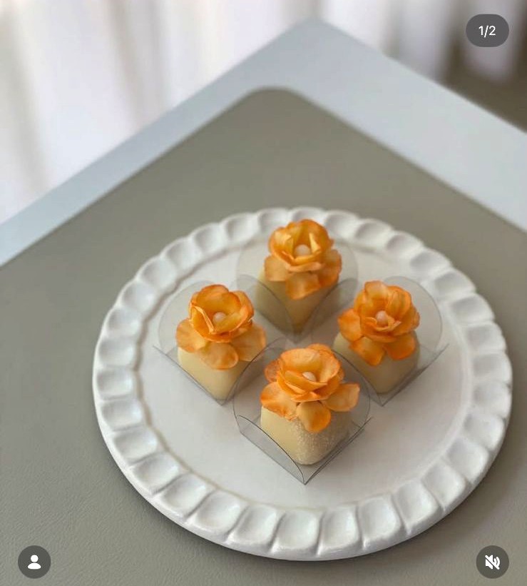 Doces florais laranja